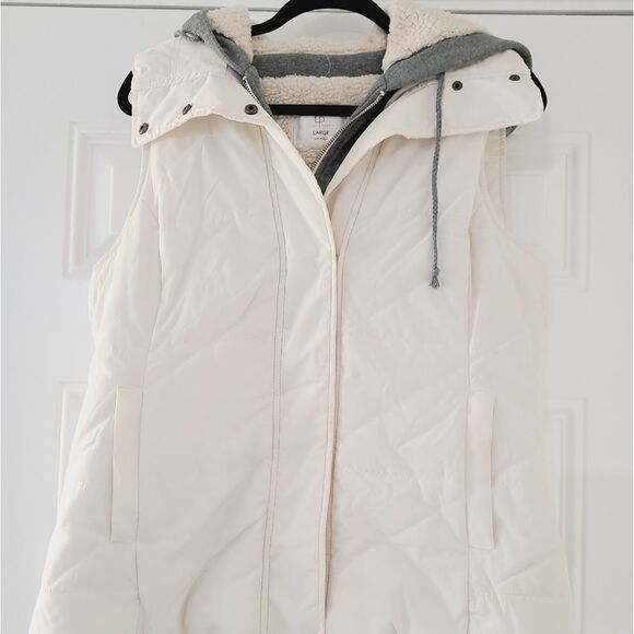 Liv & Piper vest from Vanity - Picture 2 of 10